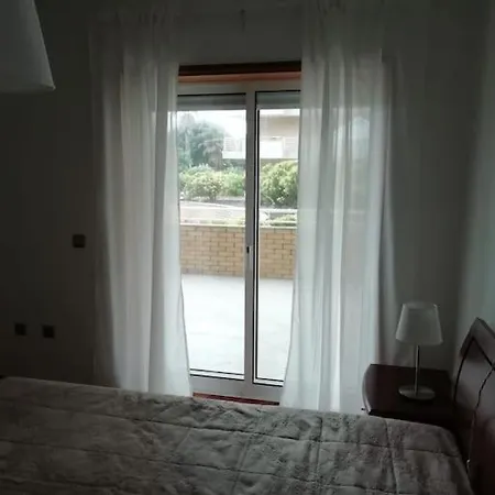 Ancoradouro איזמוריס